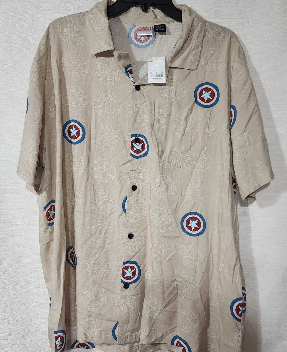 Captain America button down short sleeve shirt Men's X-Large